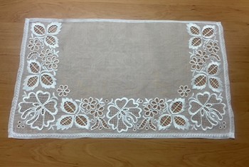 Límec bílý, Kyjovsko, za výšivku 2800,-Kč