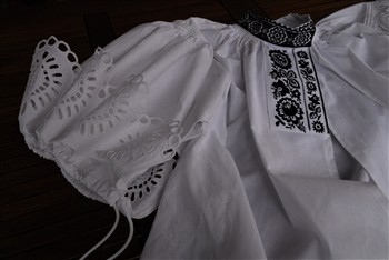 Dámské rukávce z Kyjovska 5000,-Kč